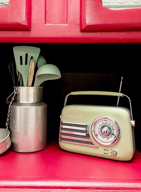 Terrasse et cour arrière du gîte