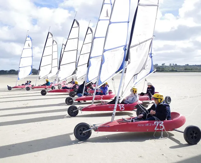 Char à voile sur la plage